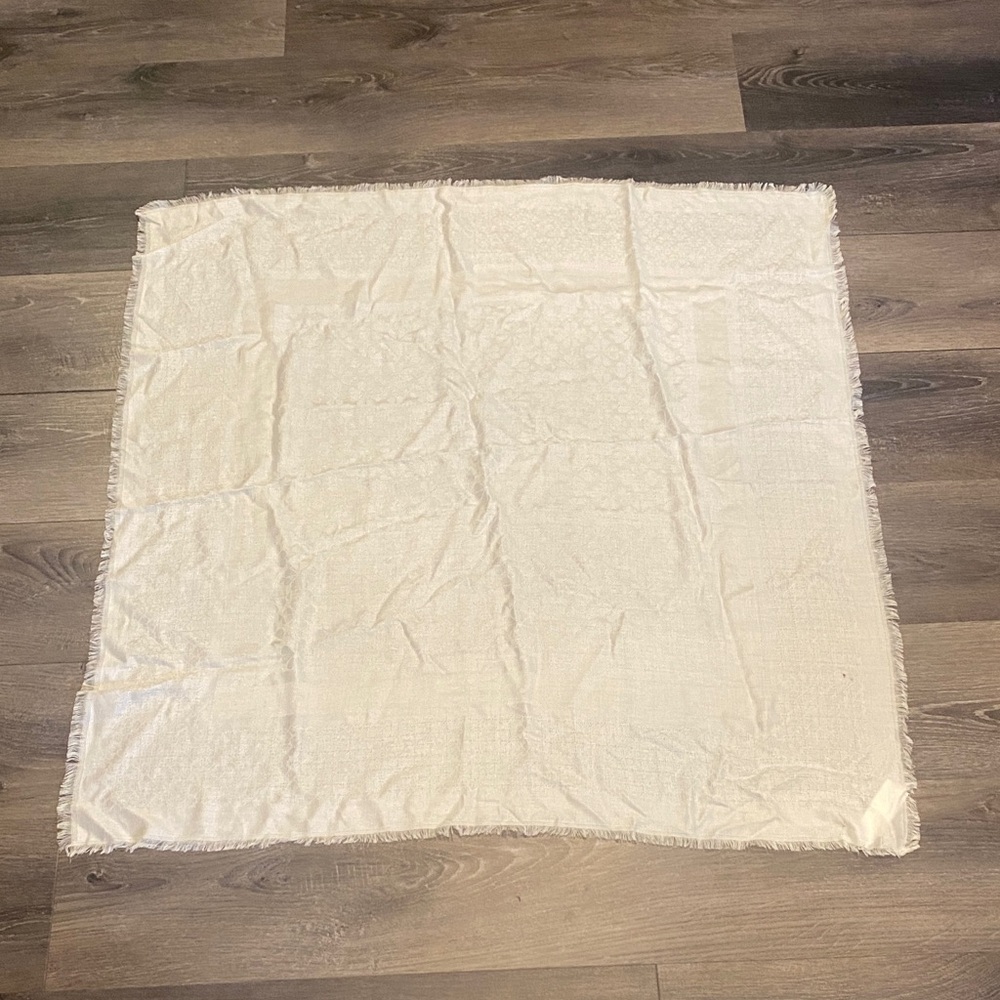 Kate Spade Cream Textured Scarf EUC